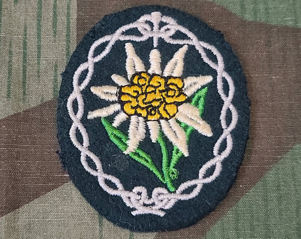 Unissued Embroidered Edelweiss Gebirgsjäger Patch Bottle Green Wool