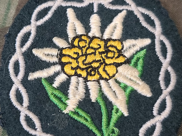 Unissued Embroidered Edelweiss Gebirgsjäger Patch Bottle Green Wool