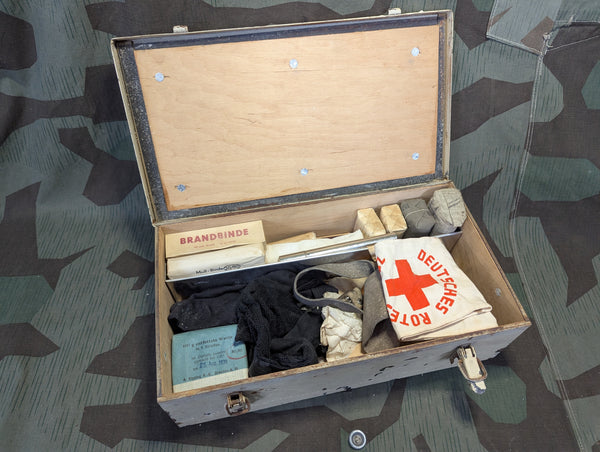 Verbandkasten with Contents