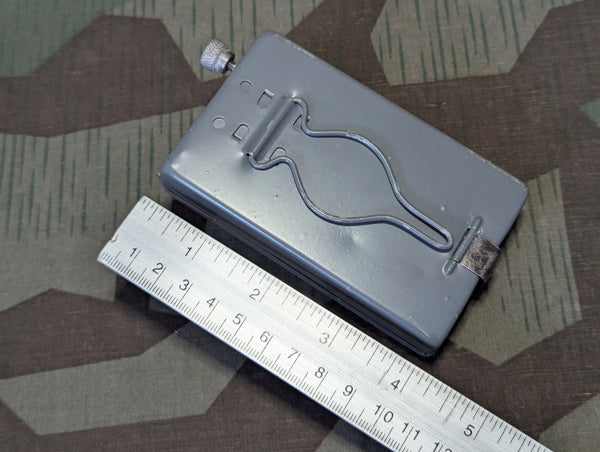 MECO Military Flashlight French?