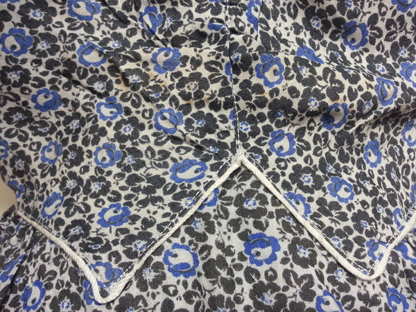 German Traditional Look Dress w/ Buttons in Back <br> (B-36" W-28" H-38")