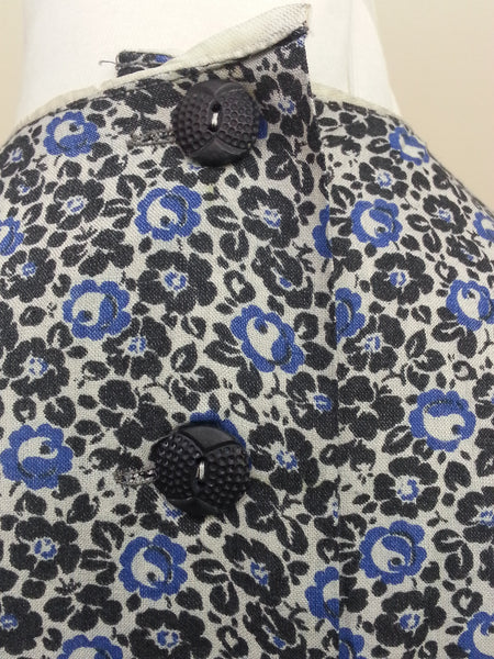 German Traditional Look Dress w/ Buttons in Back <br> (B-36" W-28" H-38")