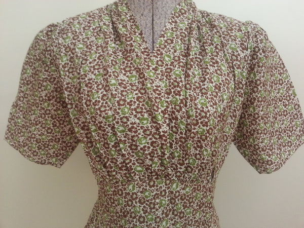 German Green Print Dress <br> (B-38" W-30" H-40")