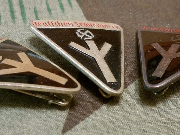 Deutsches Frauenwerk Pin