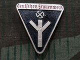 Deutsches Frauenwerk Pin