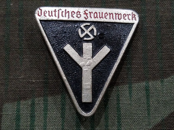 Deutsches Frauenwerk Pin