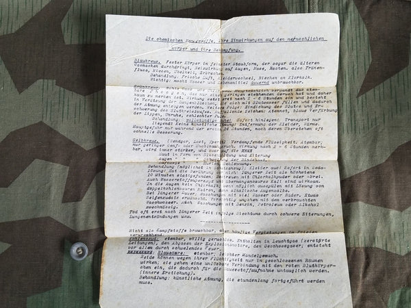 Wie Helfe Ich? Original First Aid Book with Poison Gas Leaflet