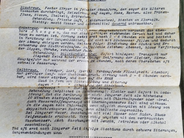 Wie Helfe Ich? Original First Aid Book with Poison Gas Leaflet
