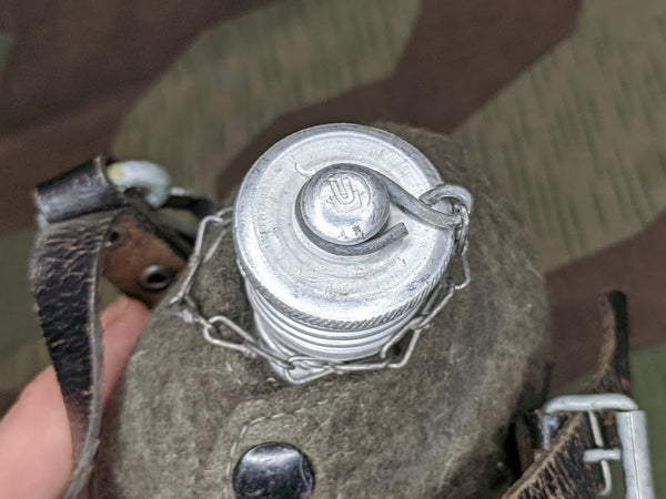 Early East German Canteen (No Cup)