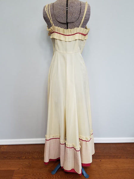 White and Pink Sleeveless Gown <br> (B-33.5" W-27" H-40")