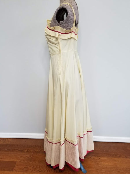 White and Pink Sleeveless Gown <br> (B-33.5" W-27" H-40")