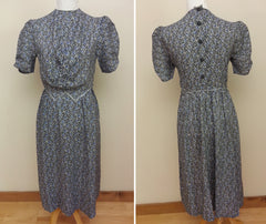Vintage 1930s / 1940s German Dress w/ Buttons in Back -Traditional Look