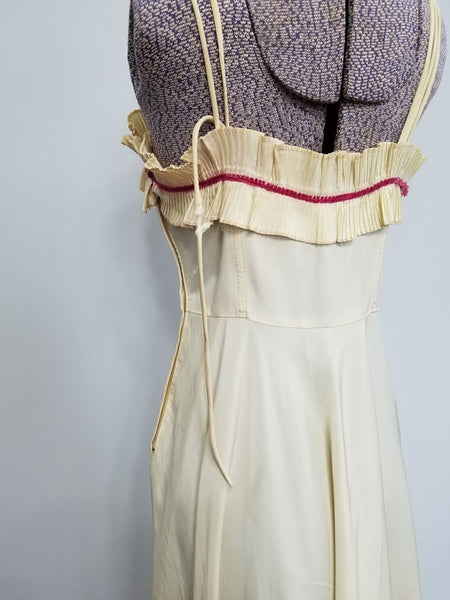 White and Pink Sleeveless Gown <br> (B-33.5" W-27" H-40")