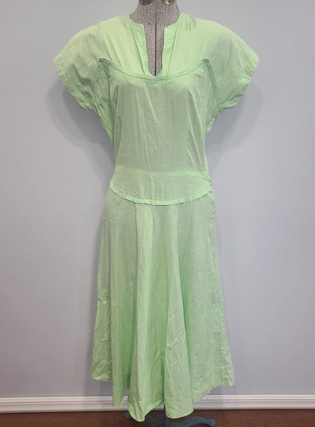 Light Green Dress <br> (B-36" W-28" H-42")
