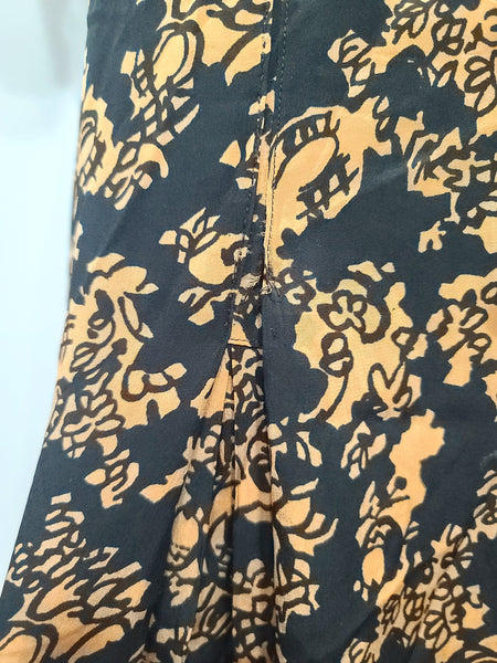 1930s Silk Print Dress <br> (B-43" W-35" H-44")