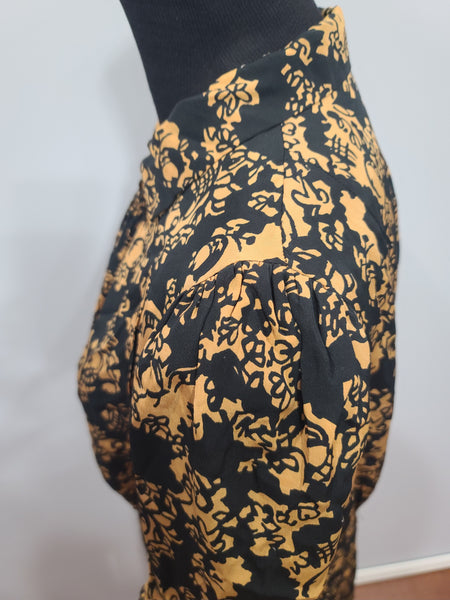 1930s Silk Print Dress <br> (B-43" W-35" H-44")
