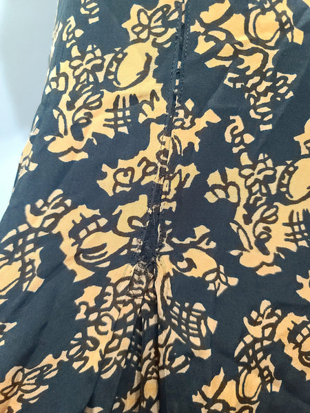 1930s Silk Print Dress <br> (B-43" W-35" H-44")