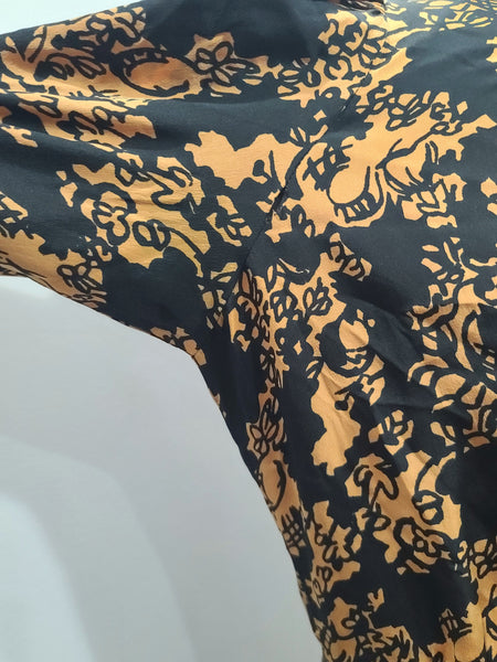 1930s Silk Print Dress <br> (B-43" W-35" H-44")