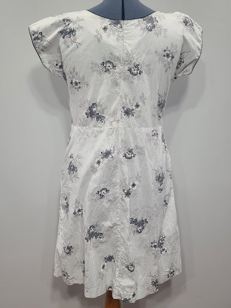 Flower Print Light Blue Dress <br> (B-40" W-35" H-43")