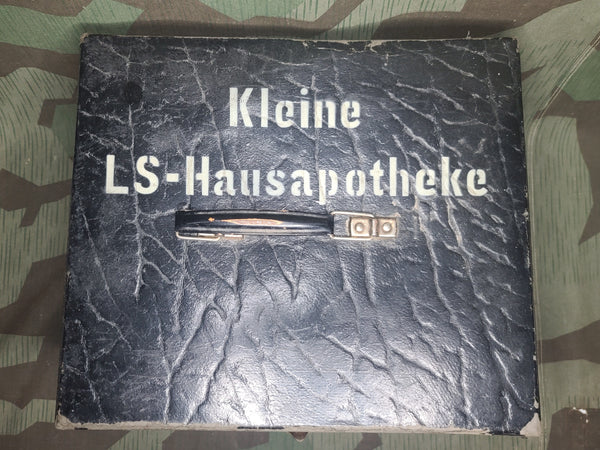 Kleine LS-Hausapotheke with Some Contents