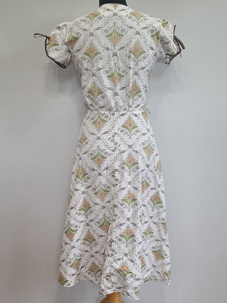 Abstract Flower Print Button Down Dress <br> (B-36" W-28.5" H-37")