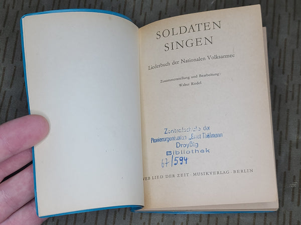 East German Soldaten Singen Soldier's Song Book