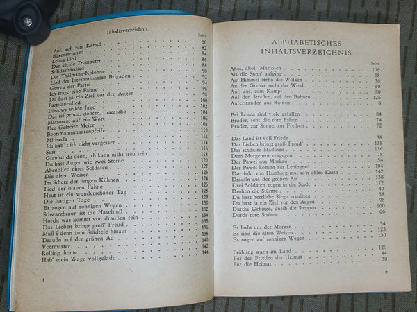 East German Soldaten Singen Soldier's Song Book