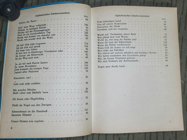 East German Soldaten Singen Soldier's Song Book