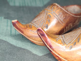Andenken Belgien Krieg 1914-16 Tiny Wood Shoes Trench Art