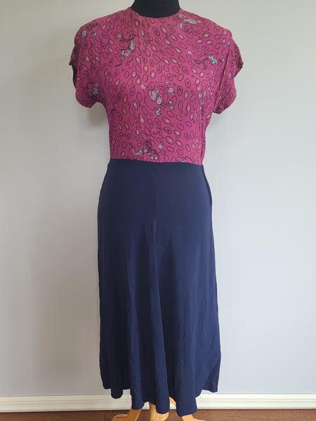 Genie Novelty Print Dress <br> (B-36" W-27" H-37")