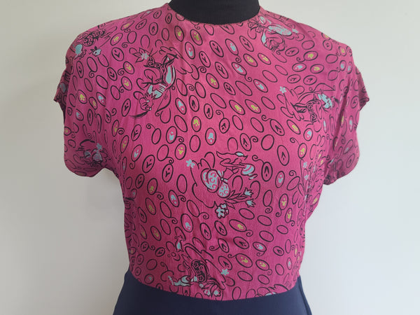 Genie Novelty Print Dress <br> (B-36" W-27" H-37")