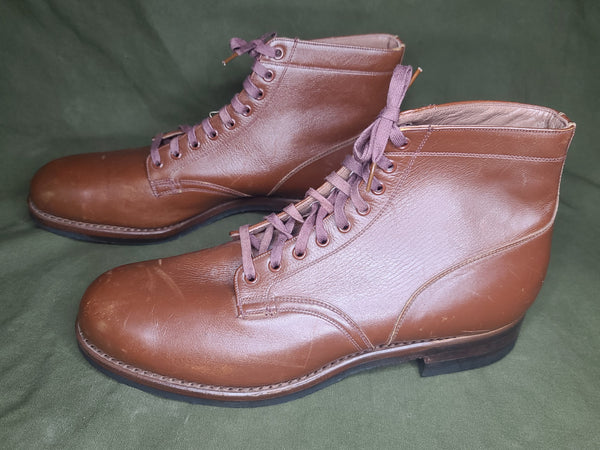 Women's Army Boots (Size 7 1/2 AA)