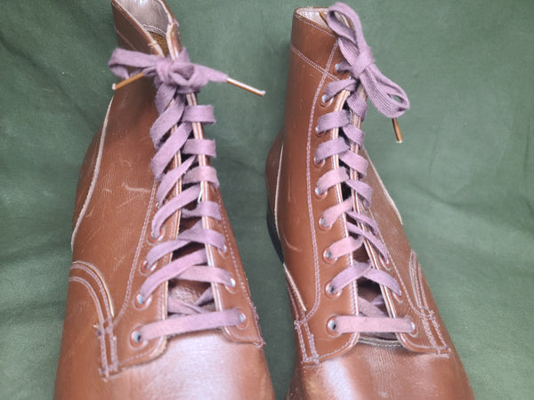 Women's Army Boots (Size 7 1/2 AA)