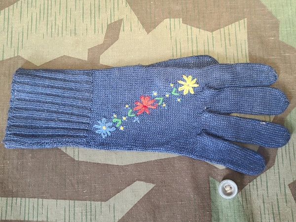German Flower Winter Gloves