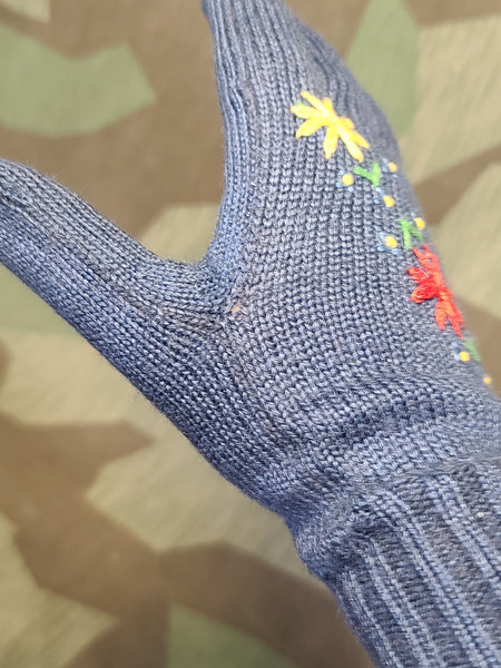 German Flower Winter Gloves