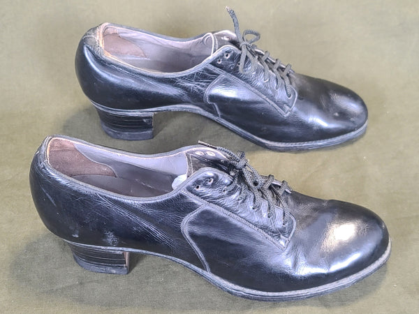 WAVES Shoes Size 6A