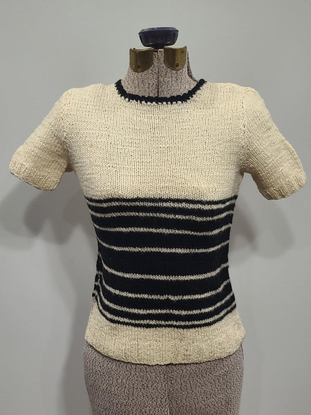 German Short Sleeve Sweater XS (32" Bust)