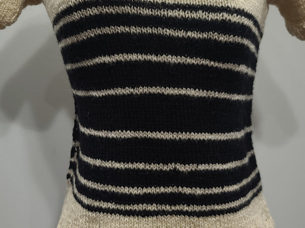 German Short Sleeve Sweater XS (32" Bust)