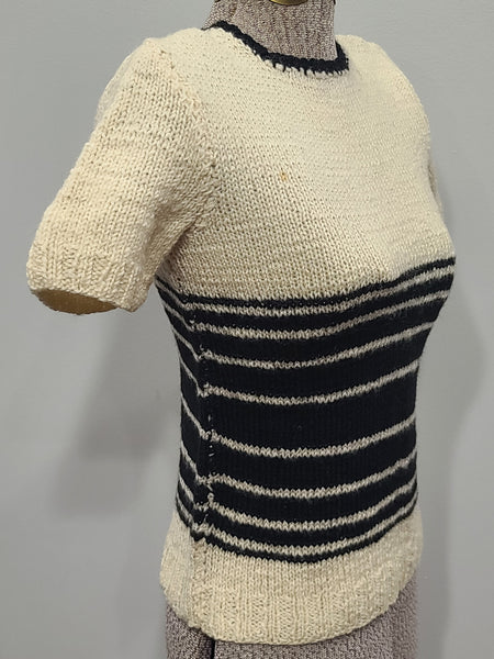 German Short Sleeve Sweater XS (32" Bust)