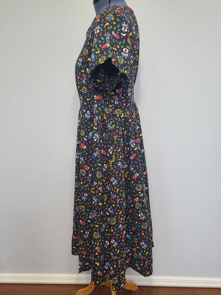 German Folk Print Dress <br> (B-49" W-48")