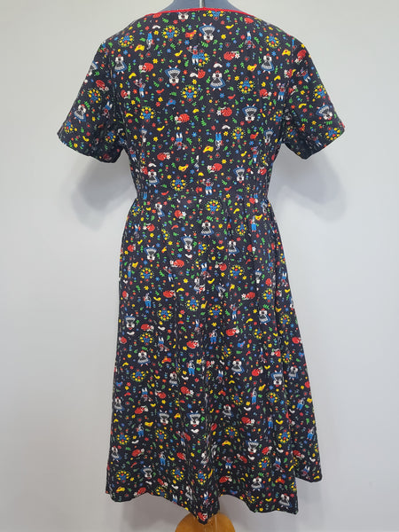 German Folk Print Dress <br> (B-49" W-48")