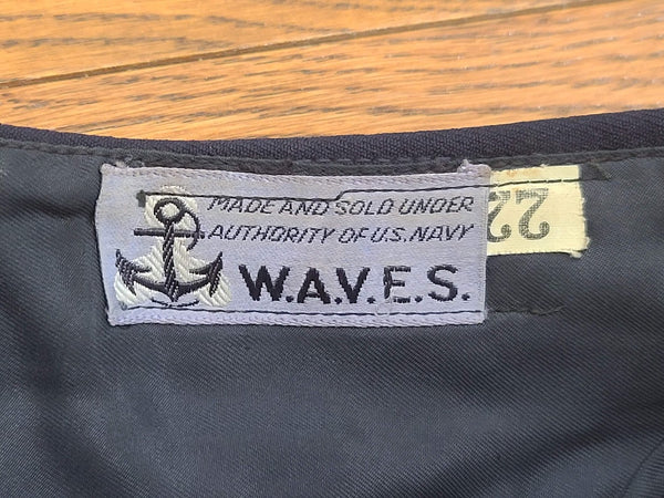 Navy WAVES Uniform: Jacket, Skirt & Garrison Cap <br> (B-39.5" W-30" H-40")