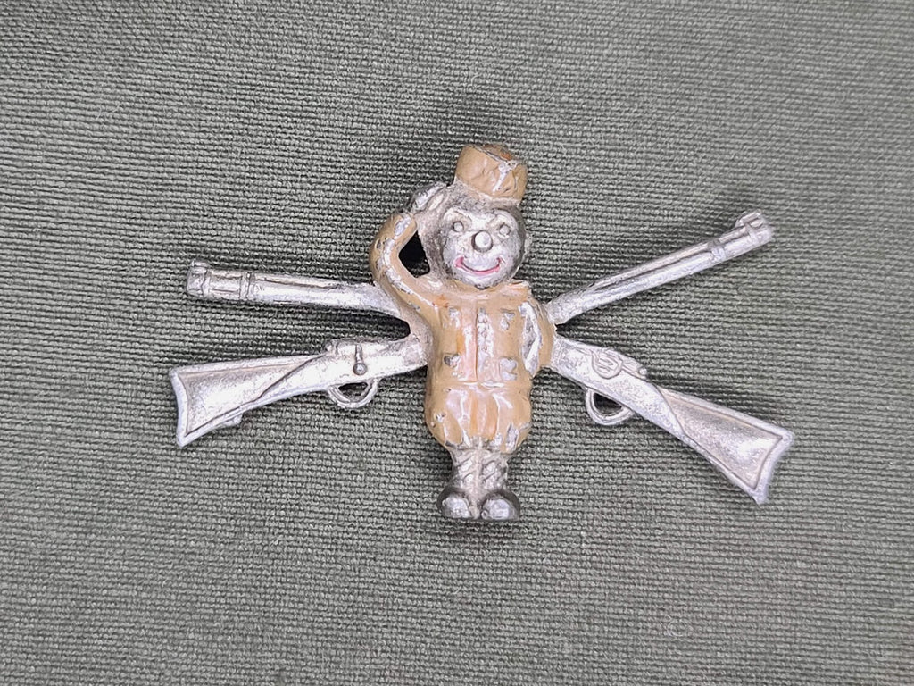 Soldier and Crossed Rifles Pin (AS-IS)