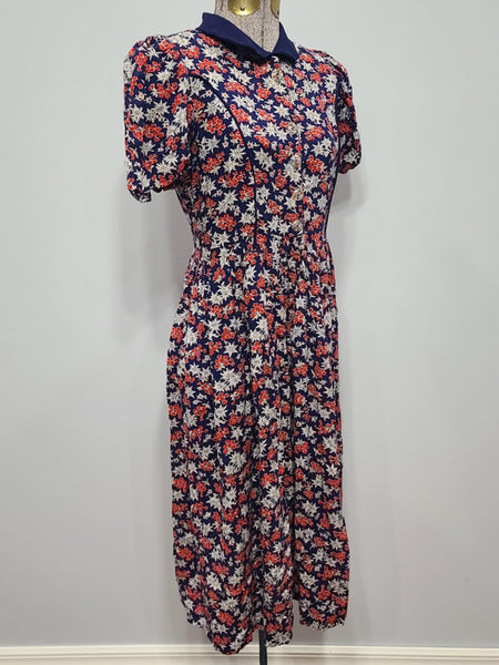 German Edelweiss Print Dress <br> (B-35" W- 27.5")