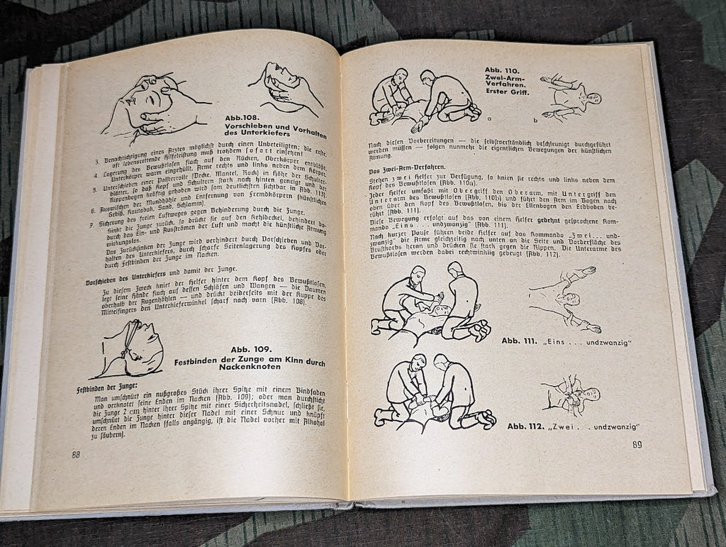 1943 DRK First Aid Book