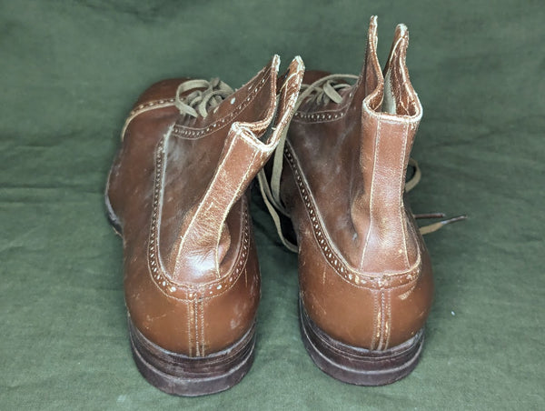 Women's Boots (~ Size 8 Narrow)