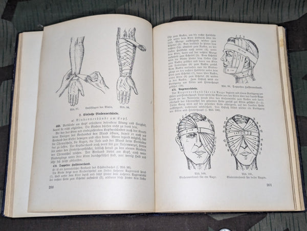 Wehrmacht Course Book for Sanitäts-Unteroffiziere u. Mannschaften 1939