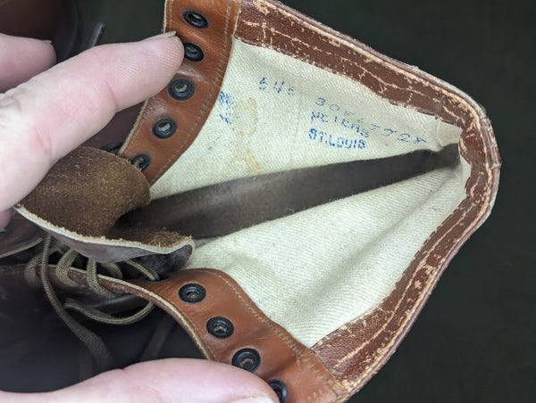 Women's Boots (~ Size 8 Narrow)