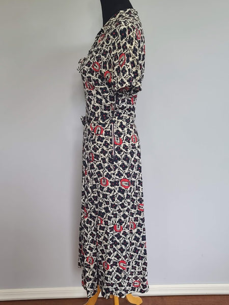 Flower and Person in Archway Novelty Print Dress <br> (B-41" W-28" H-41")