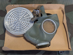 Original VM40 Volksgasmaske Luftschutz on Cardboard No Box